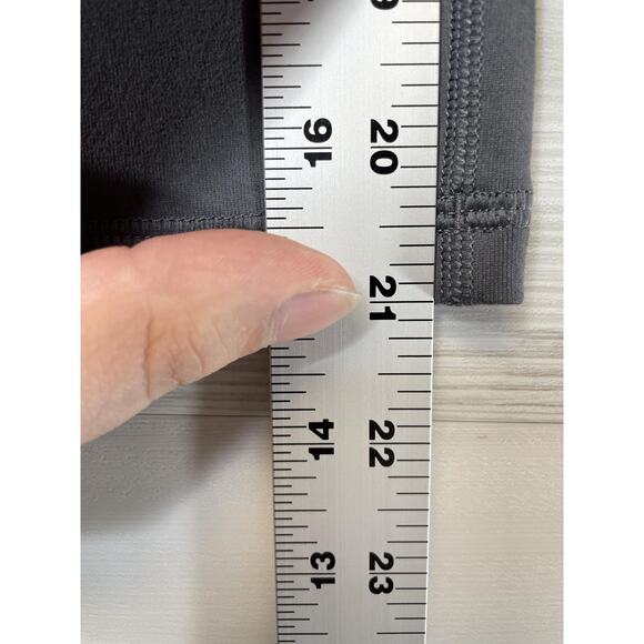 Under Armour Pants Womens Medium Gray HeatGear Capri Leggings Athletic 1299328 - Picture 4 of 8